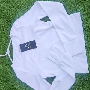 Move Technology Chic White Long Sleeve Women's Top